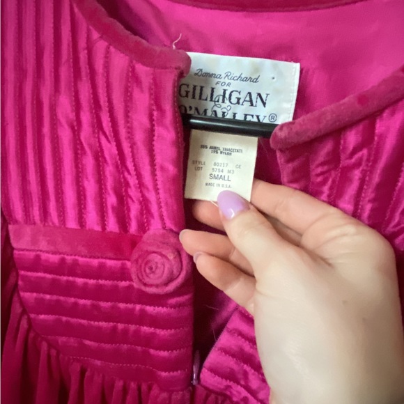 Beautiful vintage house coat with pockets! - Picture 3 of 4